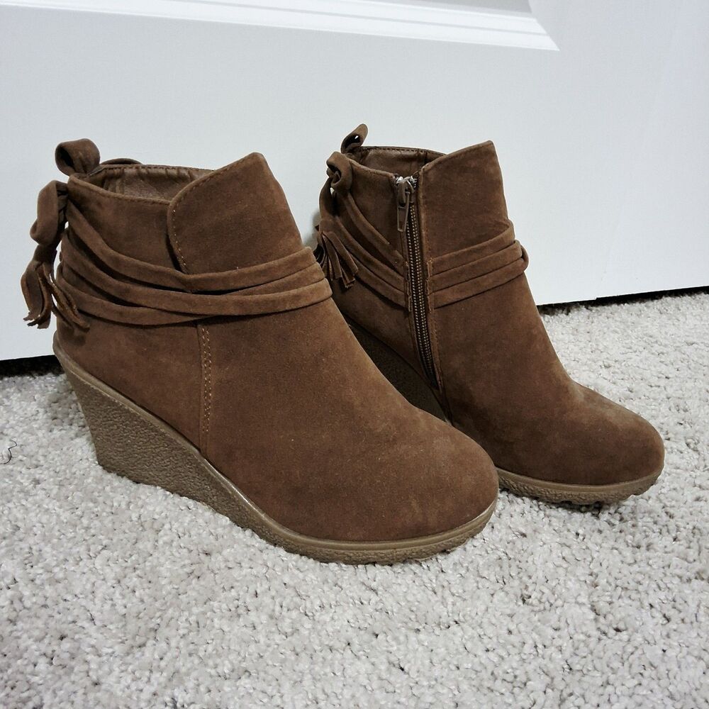 Rue 21 Brown Suede Wedge Heel Ankle Boots Size 7 Excellent Condition